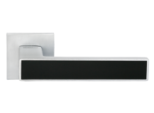 SULLA ручка дверная, на квадратной розетке 6 мм, MH-48-S6 SSC/BL, цвет - суперматовый хром / черный