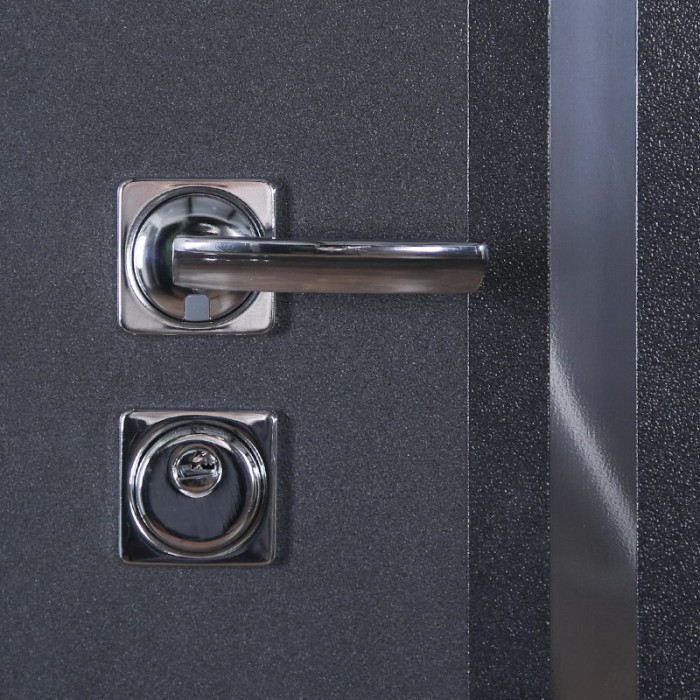 Стальная дверь "Меккано". Заказная модель.